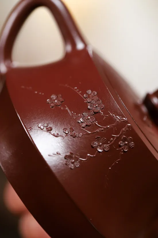 Premium Yixing Zisha Teapot | Handcrafted Clay Artistry 1