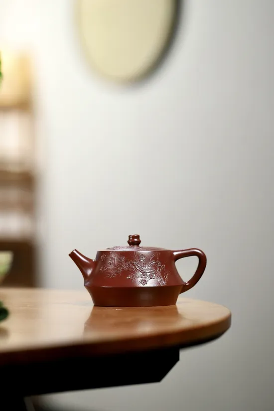 Premium Yixing Zisha Teapot | Handcrafted Clay Artistry 4