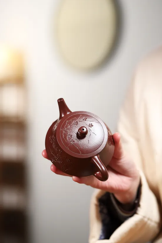 Premium Yixing Zisha Teapot | Handcrafted Clay Artistry 6