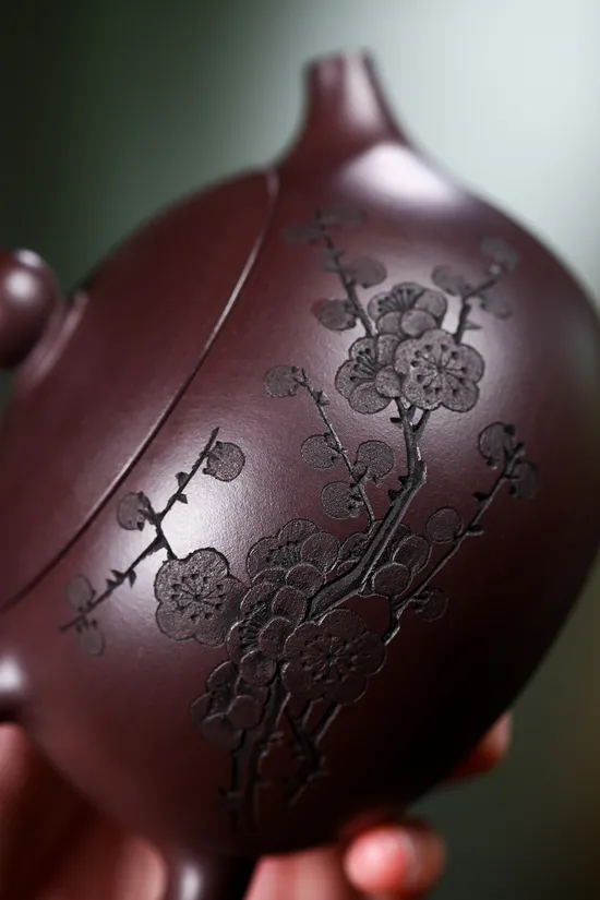 Yixing Zisha Teapot - Handcrafted Artisan Masterpiece 3