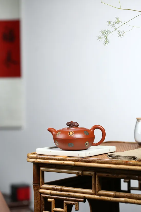 Luxury Yixing Zisha Teapot Set - Artisan Crafted Collectible Ceramics 5