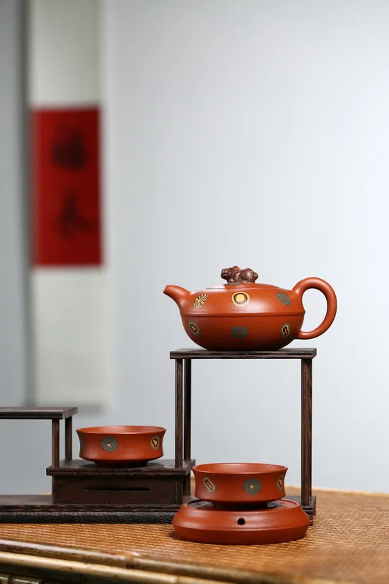 Luxury Yixing Zisha Teapot Set - Artisan Crafted Collectible Ceramics 6