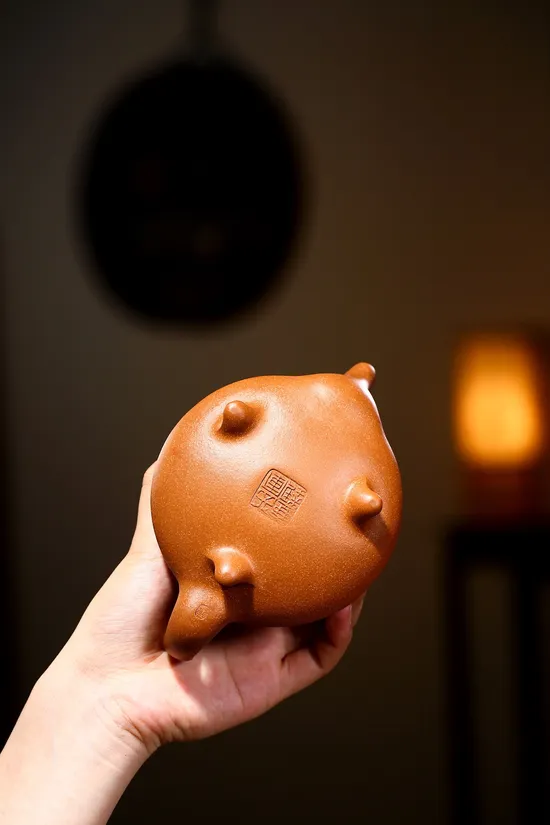 Yixing Zisha Teapot | Award-Winning Clay Craft Artist 1