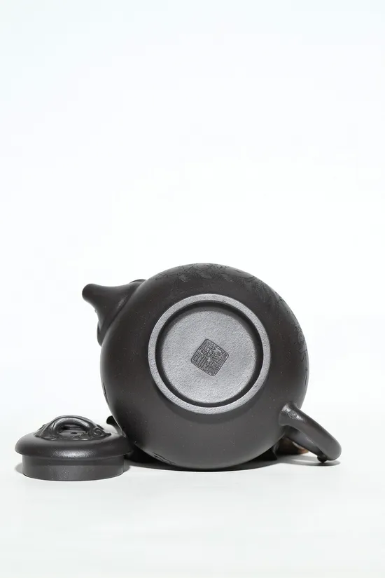 Premium Yixing Zisha Teapot | Handcrafted Purple Clay Artistry 3
