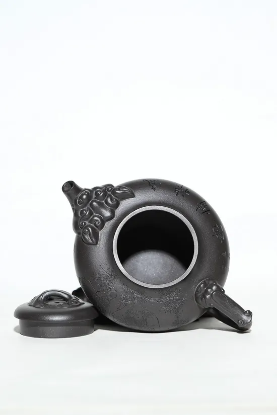 Premium Yixing Zisha Teapot | Handcrafted Purple Clay Artistry 6