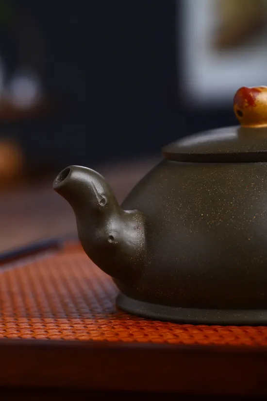 Yixing Teapot Handcrafted Collectible Ceramic - Xu Liuming 3