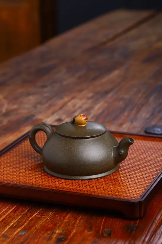 Yixing Teapot Handcrafted Collectible Ceramic - Xu Liuming 7