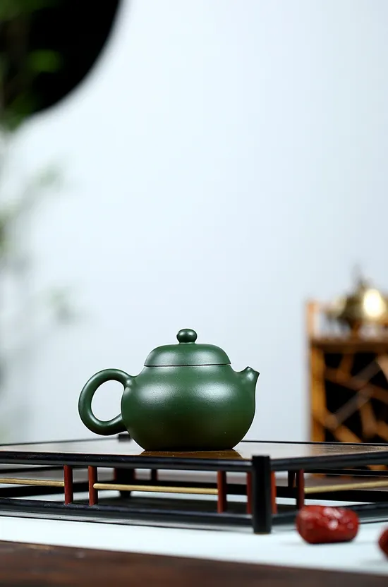 Premium Yixing Zisha Teapot | Handcrafted Clay Artistry 1