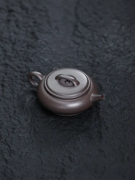 Premium Yixing Zisha Teapot: Tianqing Clay, Handcrafted Artistry 3