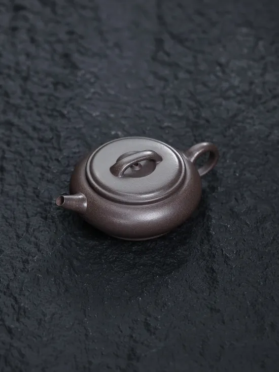 Premium Yixing Zisha Teapot: Tianqing Clay, Handcrafted Artistry 6