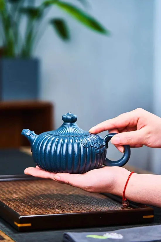 Premium Yixing Zisha Teapot | Artisan Crafted Clay Teapots 4