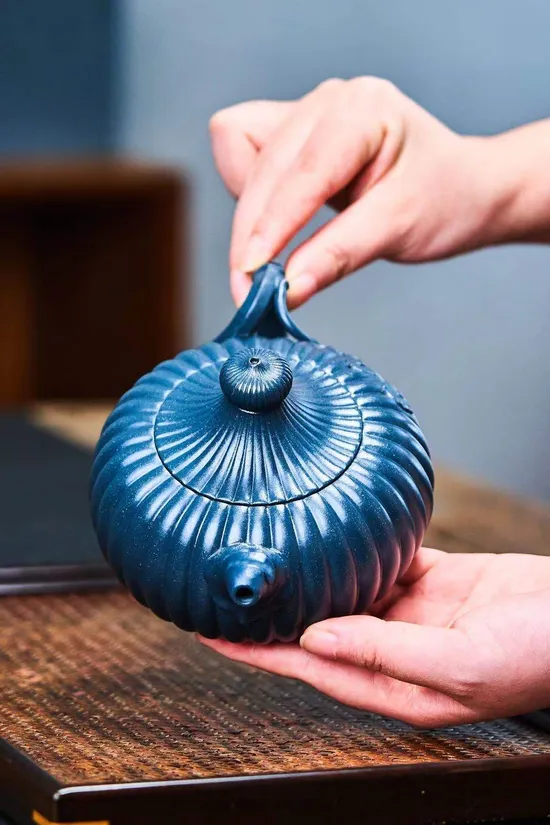 Premium Yixing Zisha Teapot | Artisan Crafted Clay Teapots 7