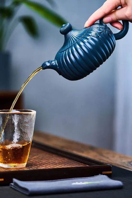 Premium Yixing Zisha Teapot | Artisan Crafted Clay Teapots 9