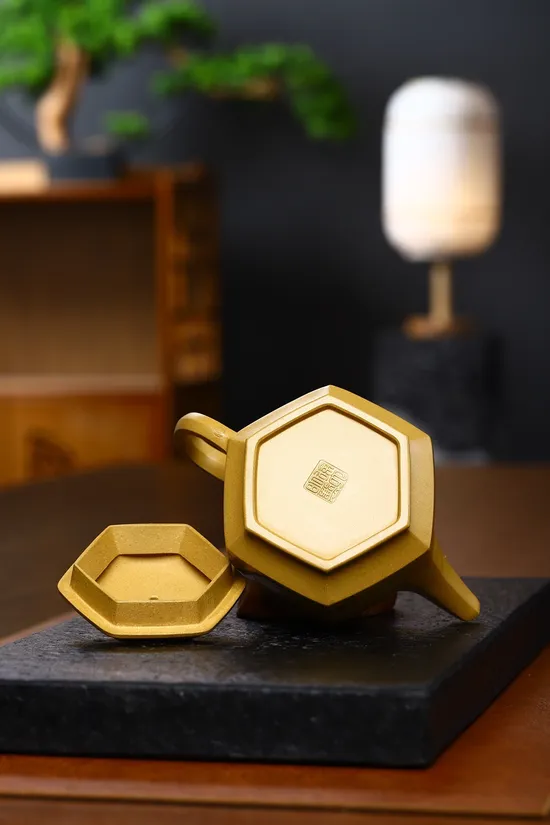 Yixing Zisha Teapot: Rare Golden Clay Collector's Artistry 2