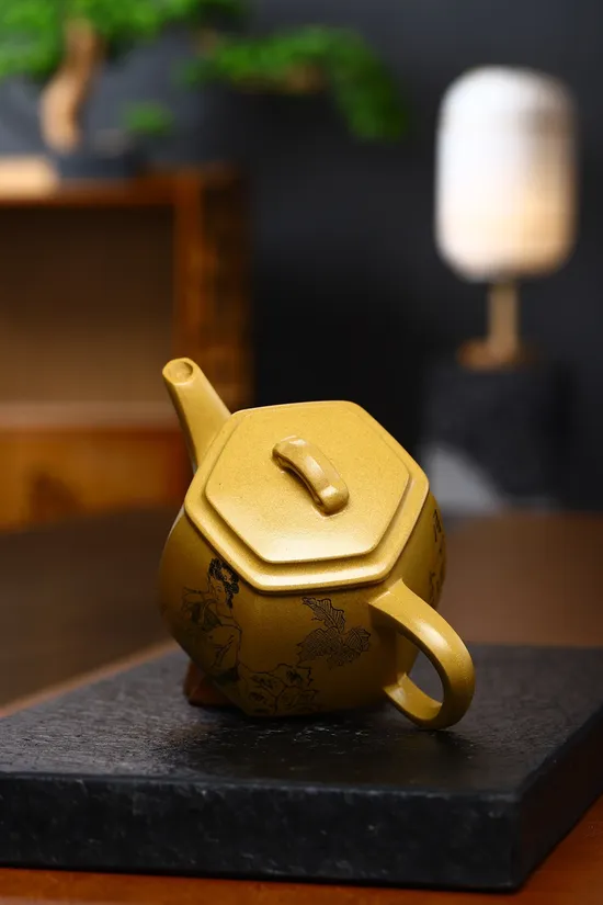 Yixing Zisha Teapot: Rare Golden Clay Collector's Artistry 6