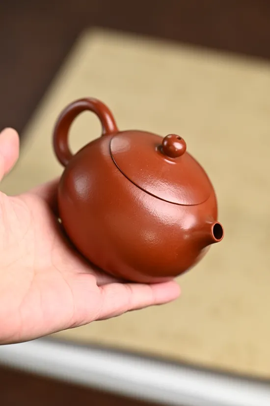 Premium Yixing Clay Teapot – Handcrafted Zhuni 150cc Artisan Pot 6