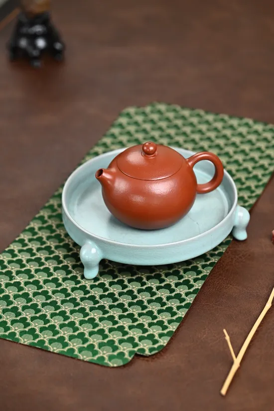 Premium Yixing Clay Teapot – Handcrafted Zhuni 150cc Artisan Pot 9