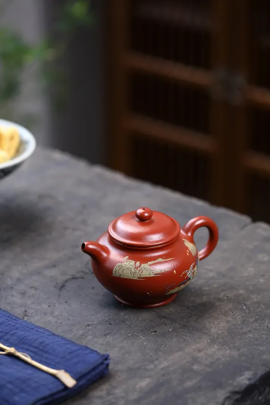 Premium Yixing Zisha Clay Teapot | Handcrafted & Authentic Design 2