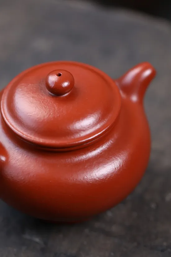 Premium Yixing Zisha Clay Teapot | Handcrafted & Authentic Design 7