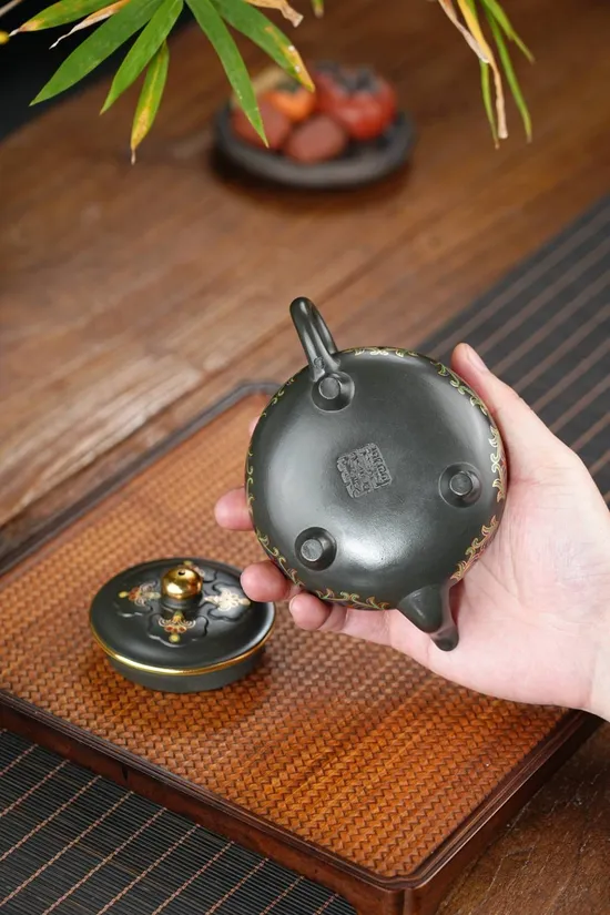 Premium Handcrafted Yixing Clay Teapot | Artisan Collection 6