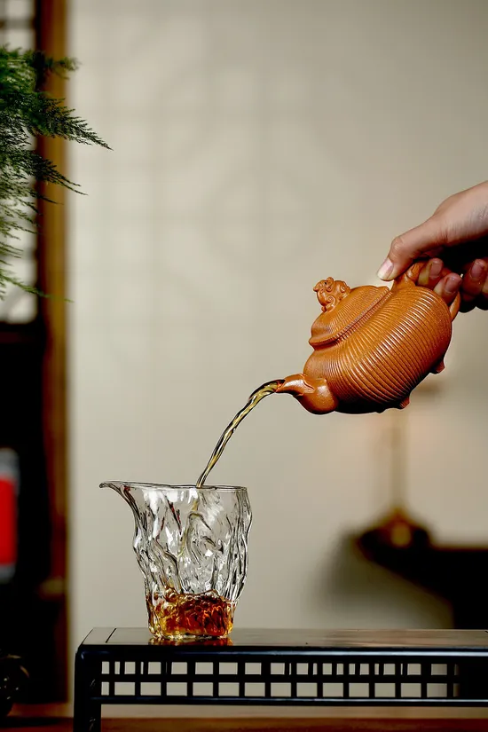 Yixing Zisha Teapot | Golden Sand Clay Artisan Pottery | 50cc 3