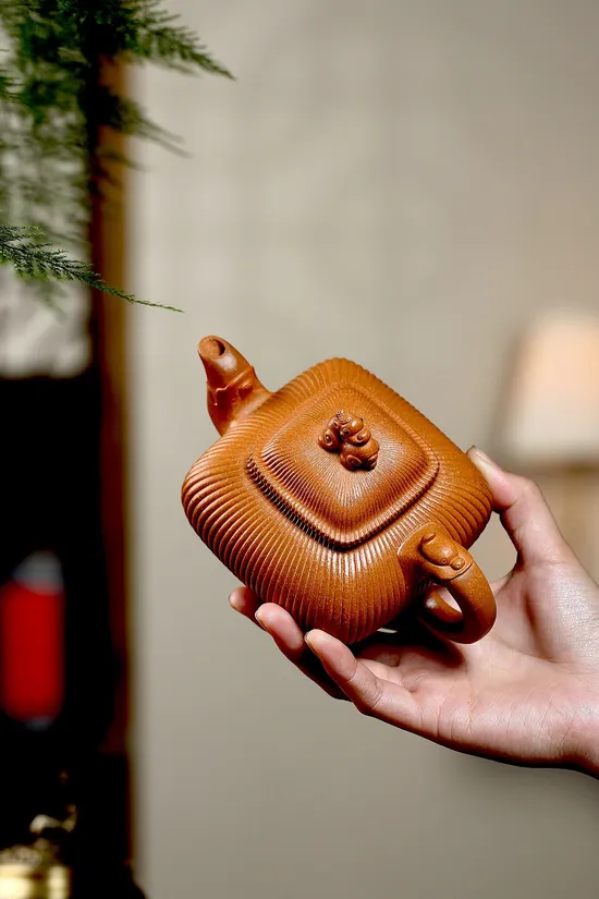Yixing Zisha Teapot | Golden Sand Clay Artisan Pottery | 50cc 5