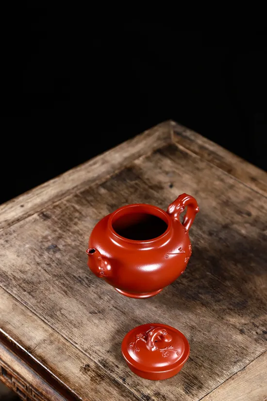 Artisan Yixing Teapot – Handcrafted Purple Clay Masterpiece 4