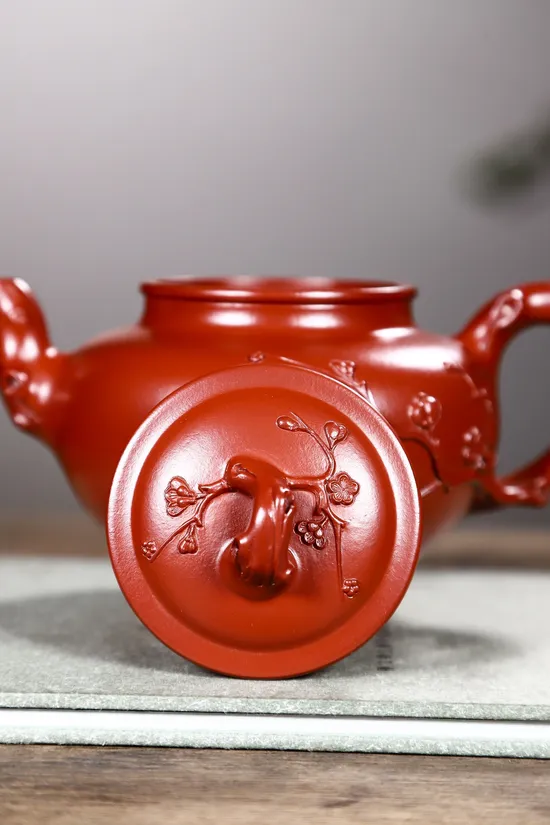 Artisan Yixing Teapot – Handcrafted Purple Clay Masterpiece 8