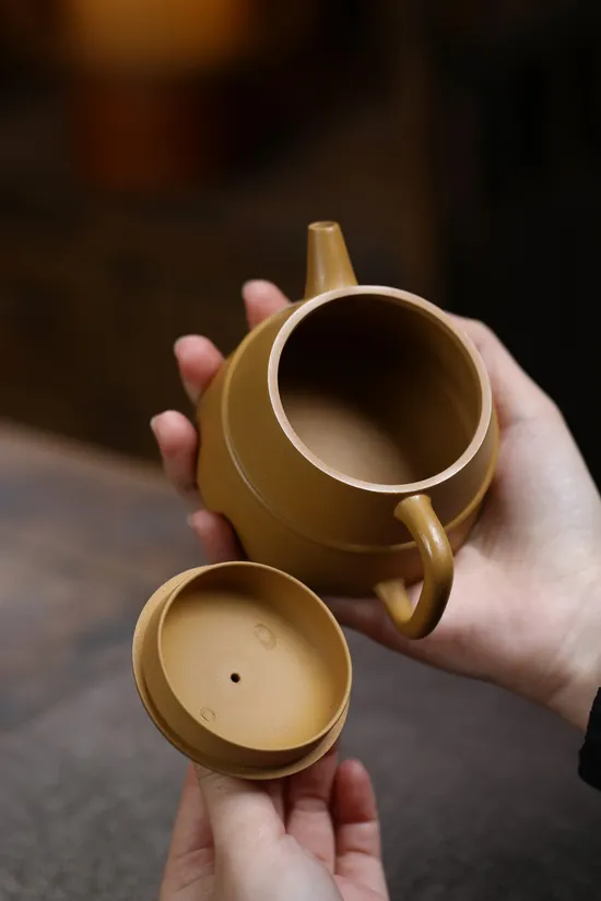 Yixing Golden Duanni Clay Teapot 200cc | Handcrafted Zisha Artistry 1