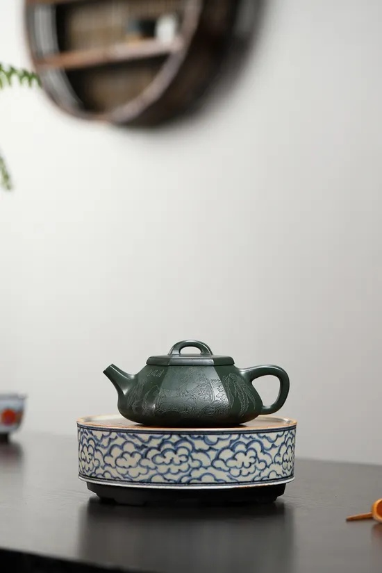 Yixing Zisha Teapot - Yang Junbao Handcrafted Republic Clay 1