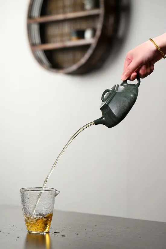 Yixing Zisha Teapot - Yang Junbao Handcrafted Republic Clay 2