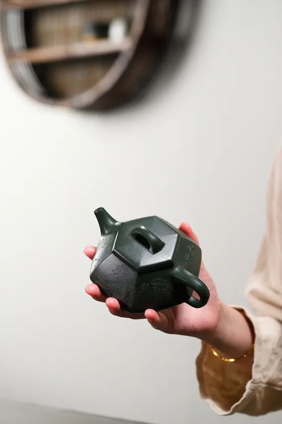 Yixing Zisha Teapot - Yang Junbao Handcrafted Republic Clay 6