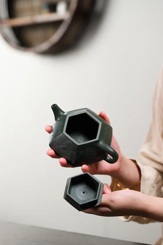 Yixing Zisha Teapot - Yang Junbao Handcrafted Republic Clay 7