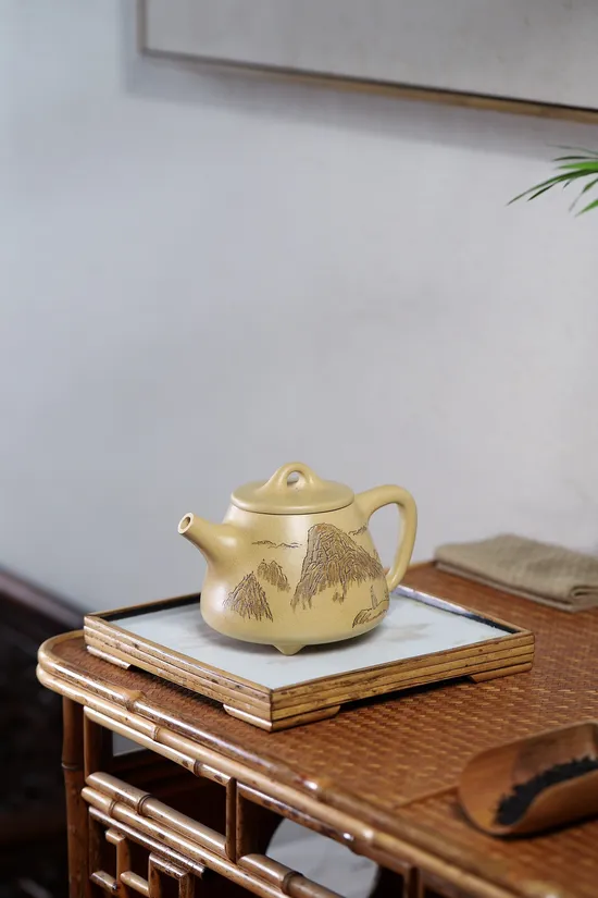 Premium Yixing Zisha Teapot by Guo Chaojiang | Artisan Crafted 1
