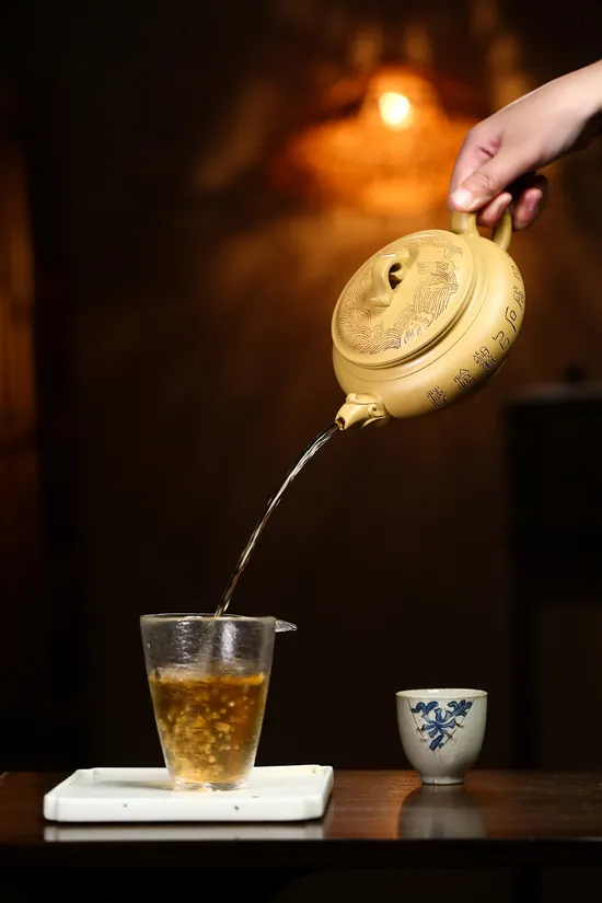 Yixing Zisha Teapot | Handcrafted Clay Artisan Pottery 8