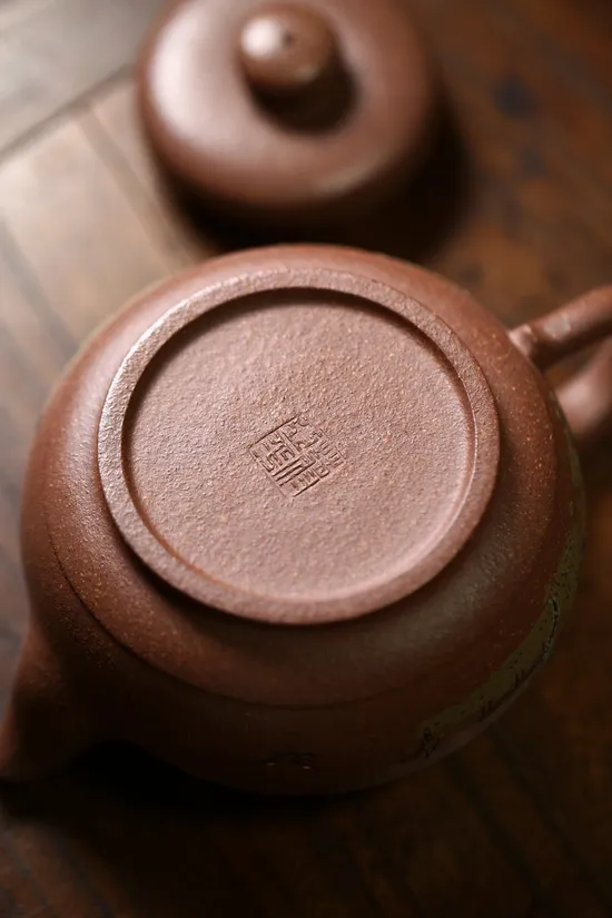 Zisha Teapots: Jiang Yaping | 400cc | aged jade-sand clay 3