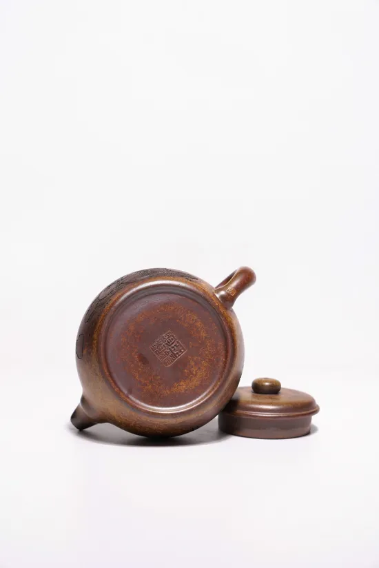 Premium Yixing Clay Teapot | Handcrafted Zisha Artistry 2