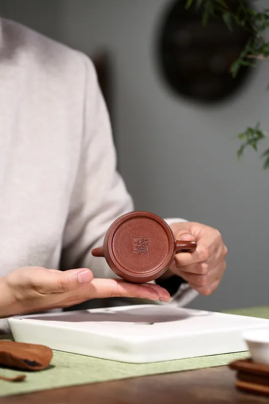 Premium Yixing Clay Teapot | Qin Quan Design & Craftsmanship 3