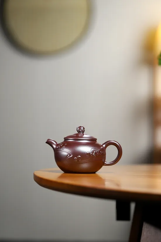 Golden Dragon Blood Clay Yixing Teapot - Handcrafted Collectible Artistry 5