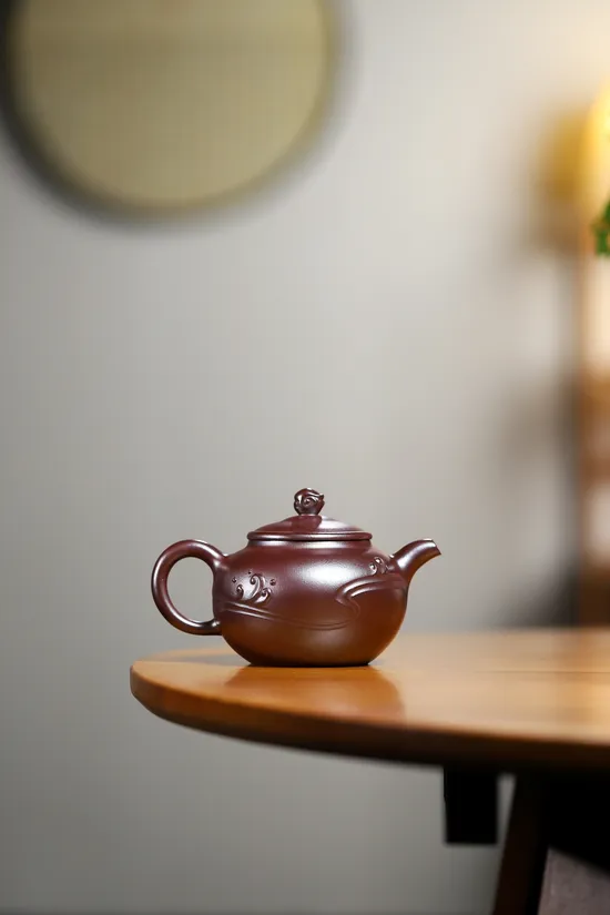 Golden Dragon Blood Clay Yixing Teapot - Handcrafted Collectible Artistry 6