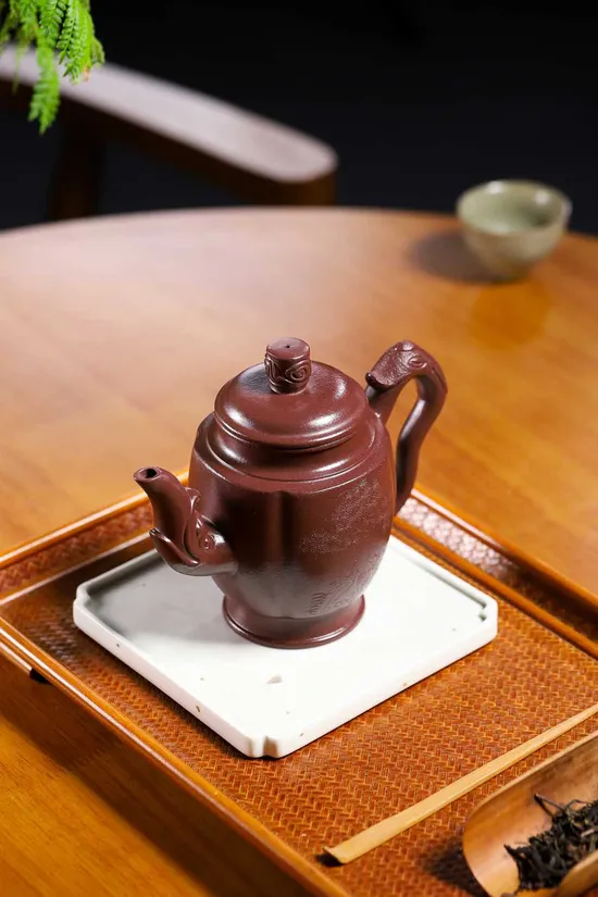 Premium Yixing Clay Teapot Handcrafted | Artistic Design & Limited Offer 2