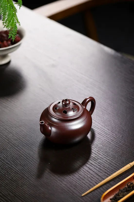 Yixing Zisha Teapot: Dragon Blood Clay, Handcrafted Artistry 1