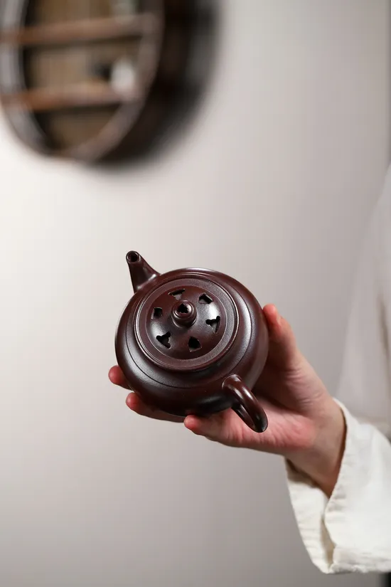 Yixing Zisha Teapot: Dragon Blood Clay, Handcrafted Artistry 2