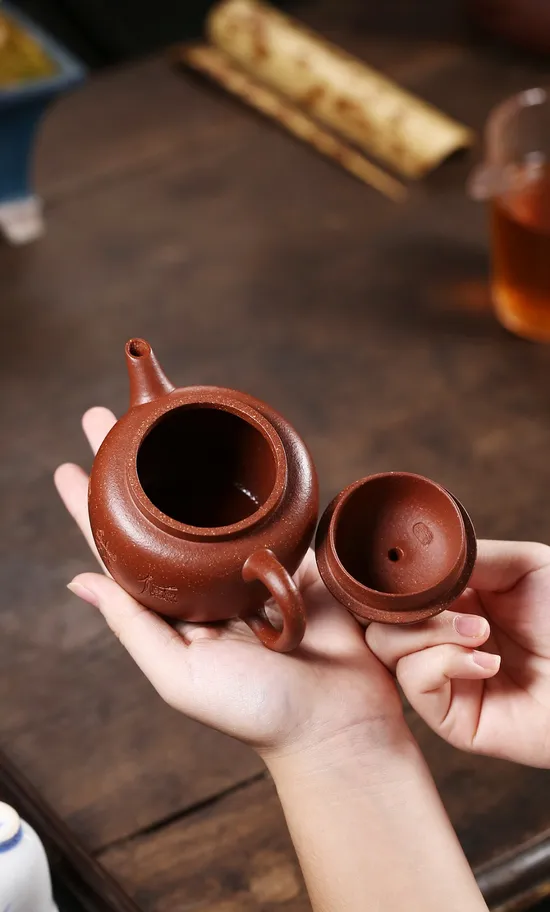 Premium Yixing Zisha Clay Teapot – Handcrafted Artisan Teapot for Tea Lovers 5