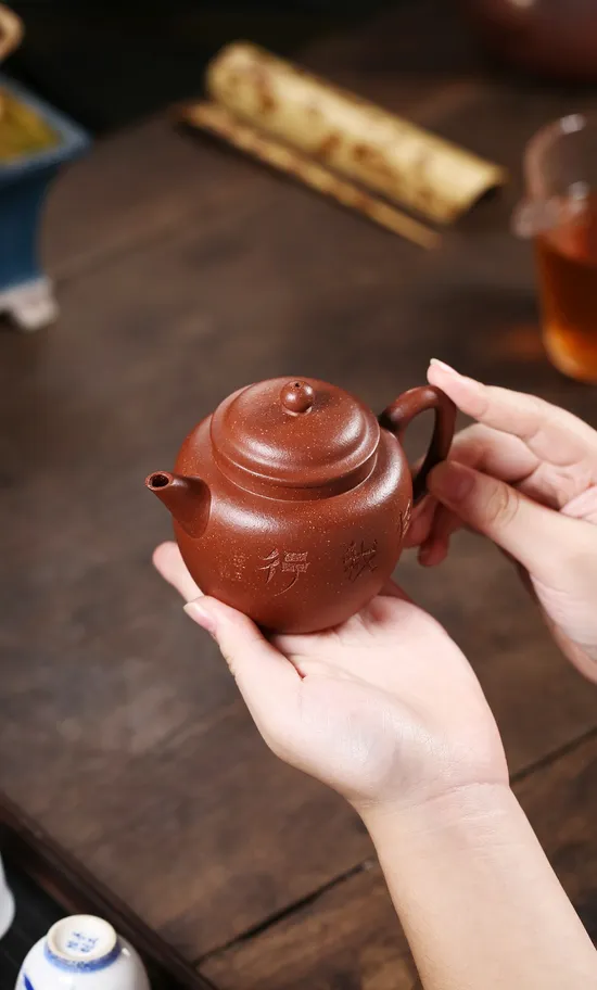Premium Yixing Zisha Clay Teapot – Handcrafted Artisan Teapot for Tea Lovers 7