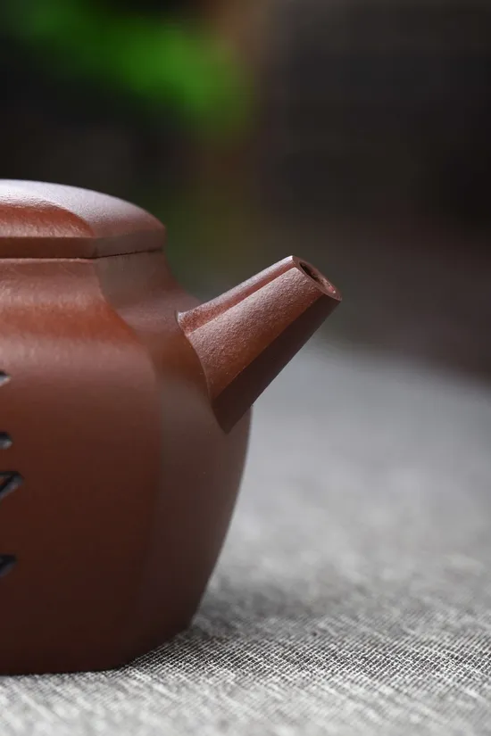 Premium Yixing Zisha Clay Teapot: Handcrafted, Collectible, Authentic Design 3