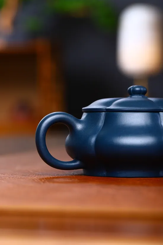 Handcrafted Yixing Zisha Teapot – Rare Clay, Artisan Masterpiece 5