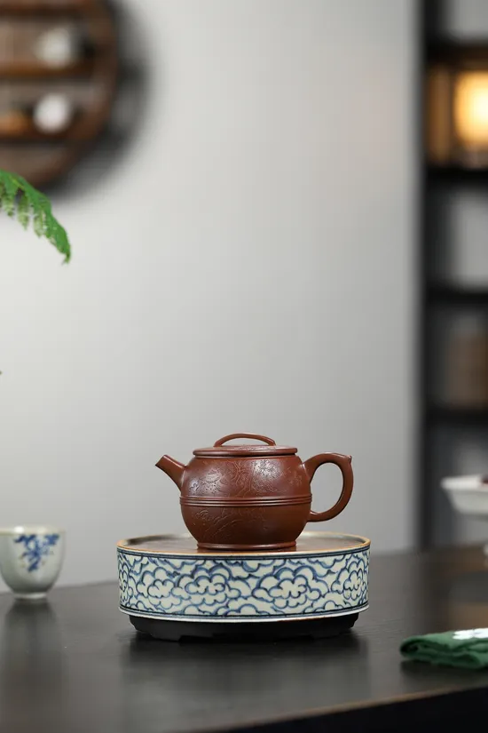 Yixing Zisha Teapot | Yang Junbao Handcrafted Collectible 1