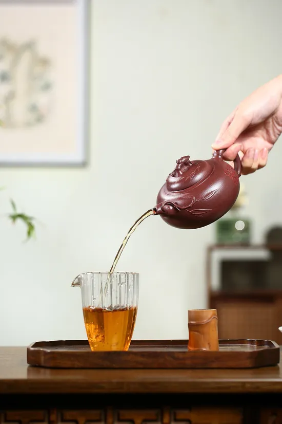 Yixing Zisha Teapot | Dragon's Blood Clay | Handcrafted Artistry 4