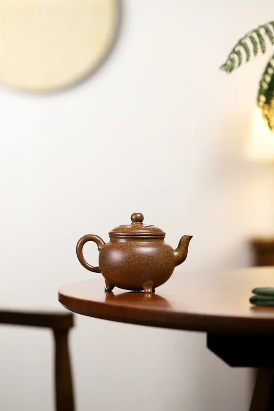 Yixing Zisha Clay Teapot: Dabin Ruyi by Yang Junbao 5